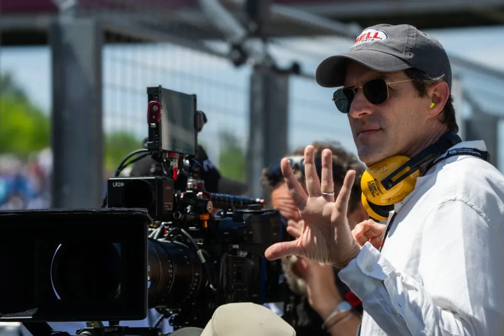 F1 The Movie: Redatelj i producent Joseph Kosinski na setu Apple Original Films filma "F1: The Movie", koji je sada u kinima i IMAX-u.