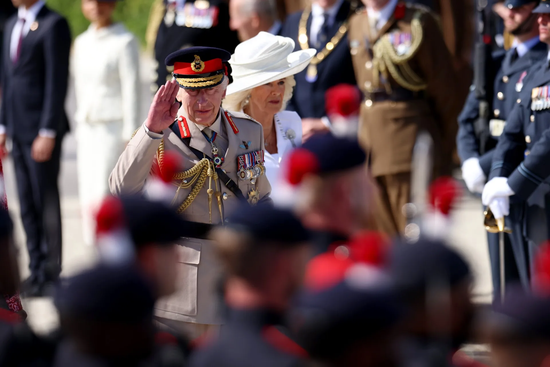Kralj Charles III. darovao svoj foto portret, Britanci ga platili 3,14 milijuna eura i – masovno odbili