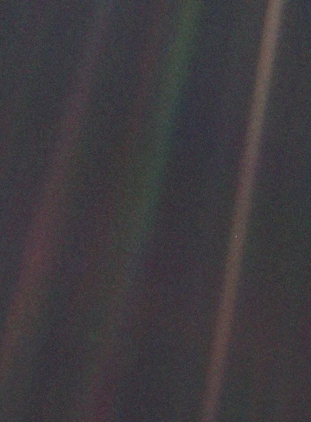 Pale Blue Dot - fotografija Zemlje snimljena sondom Voyager 1 s 6 milijardi kilometara