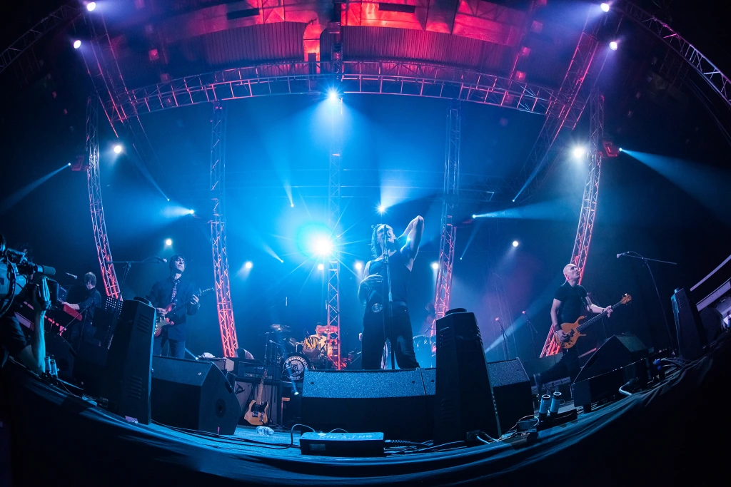 Kako fotografirati koncert: oprema, postavke i prve tri pjesme