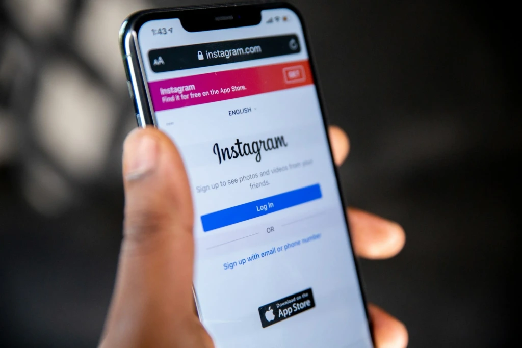 Instagram aplikacija otvorena na mobitelu